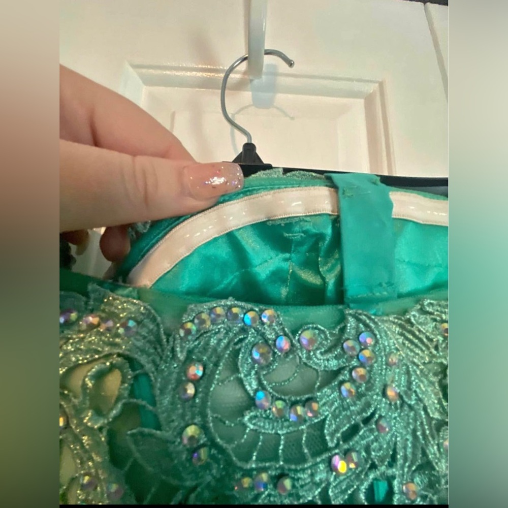 Prom Dress - Picture 4 of 7